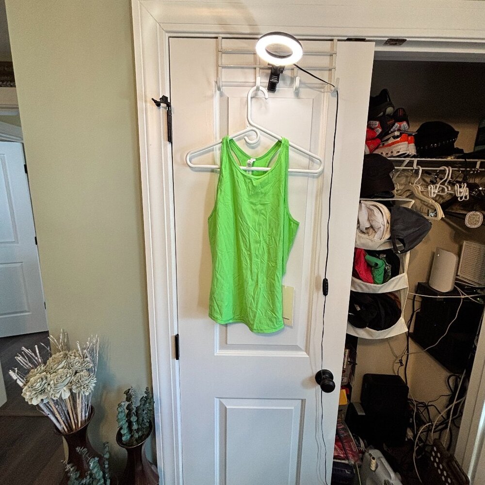 Lululeamon. Women’s Neon Green Sleeveless Tank Top